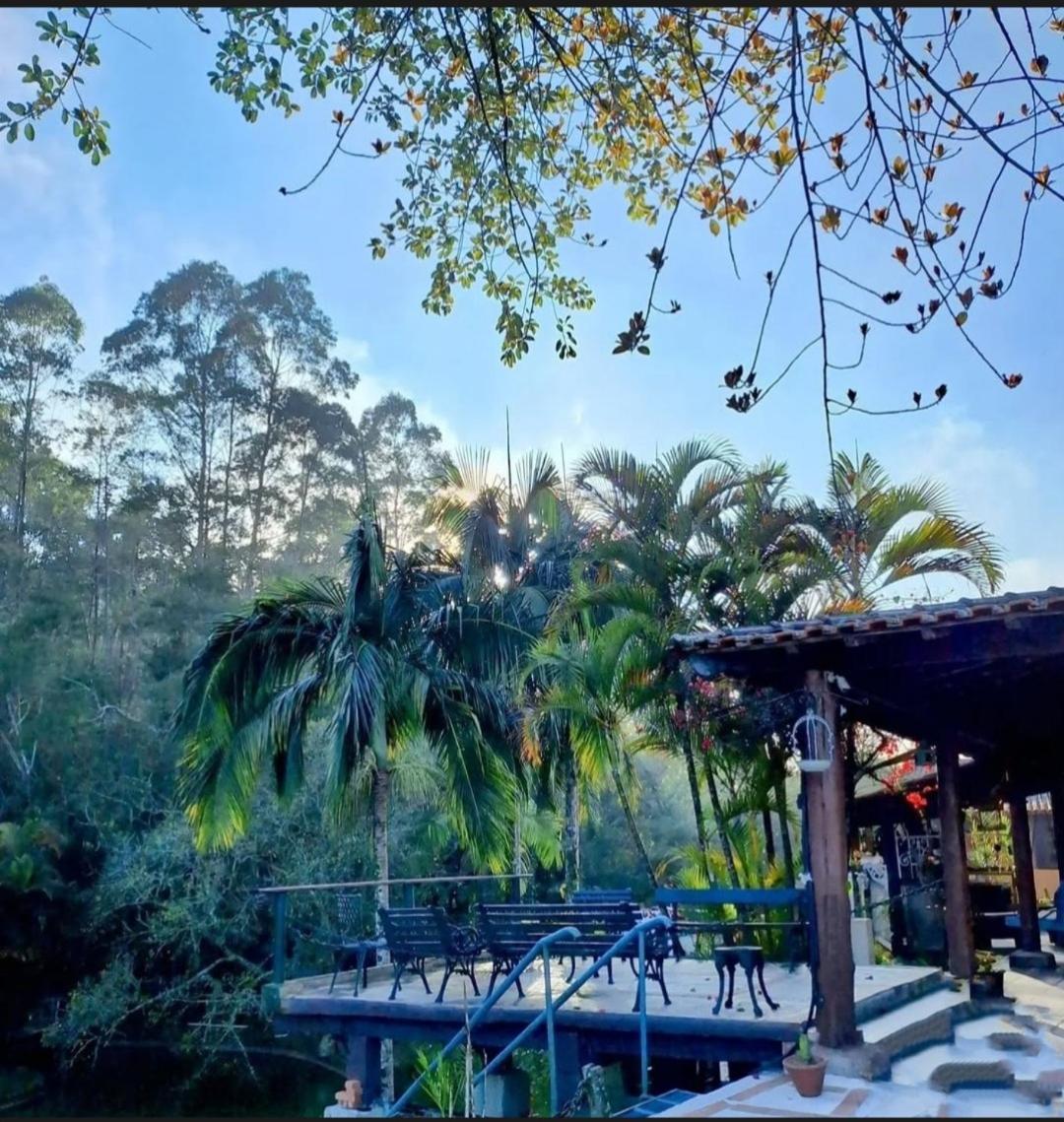 Villa Chacara Ladeira De Pedra Salesópolis Exterior foto