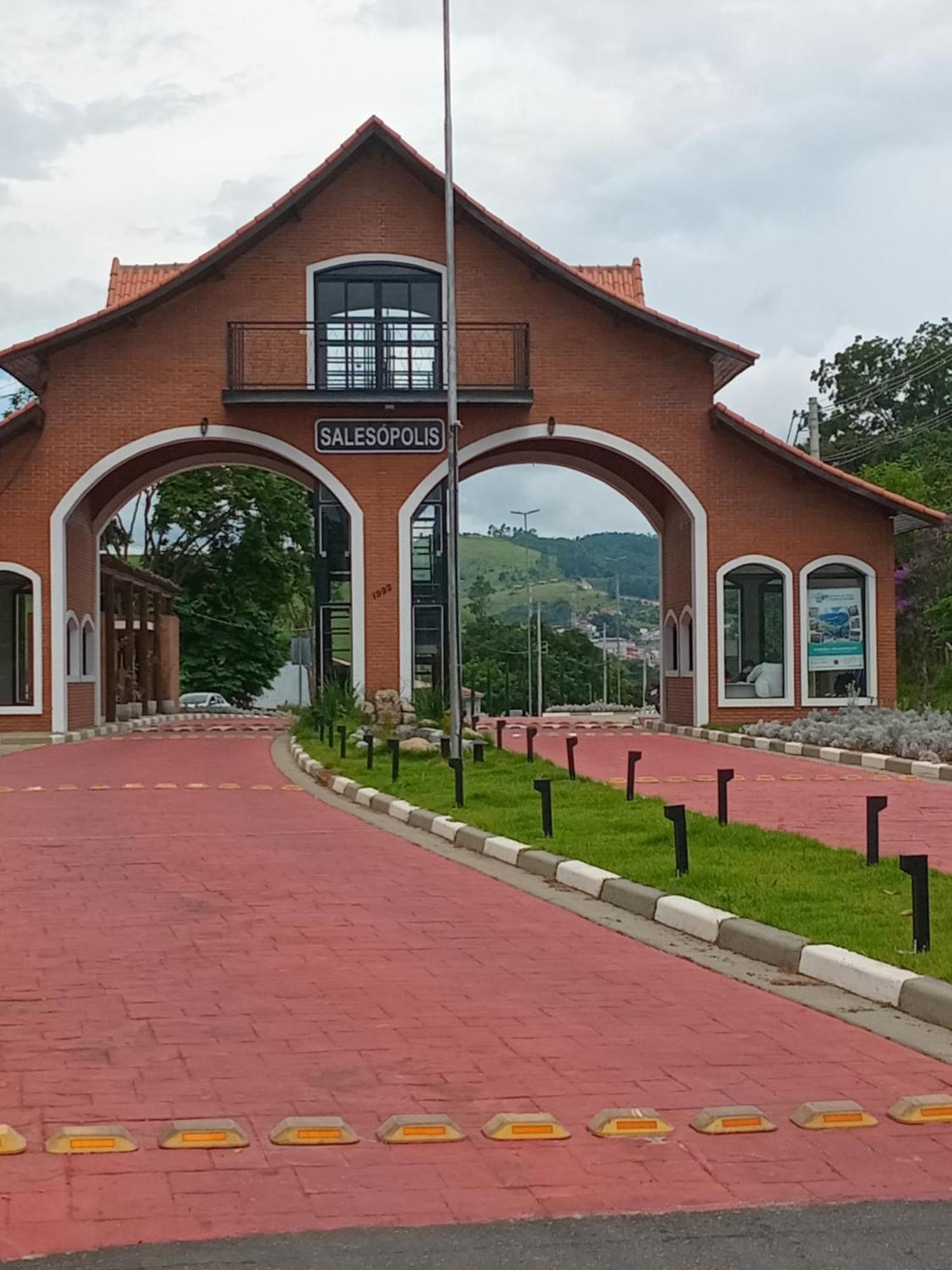Villa Chacara Ladeira De Pedra Salesópolis Exterior foto